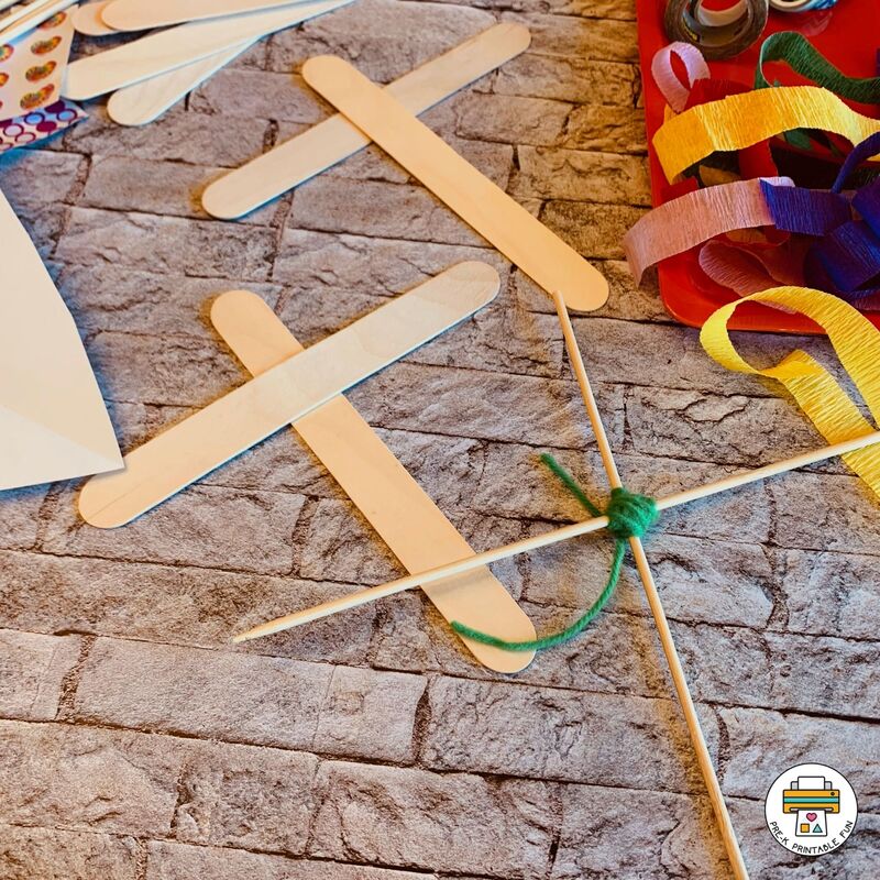 Make A Kite with Preschoolers 