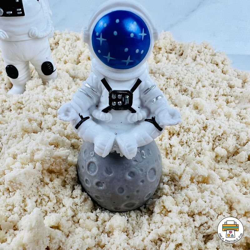 Science Project: Make Your Own Moon Sand, Project